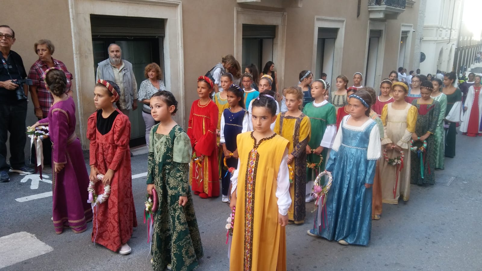 BAMBINI CORTEO PERDONANZA 2018