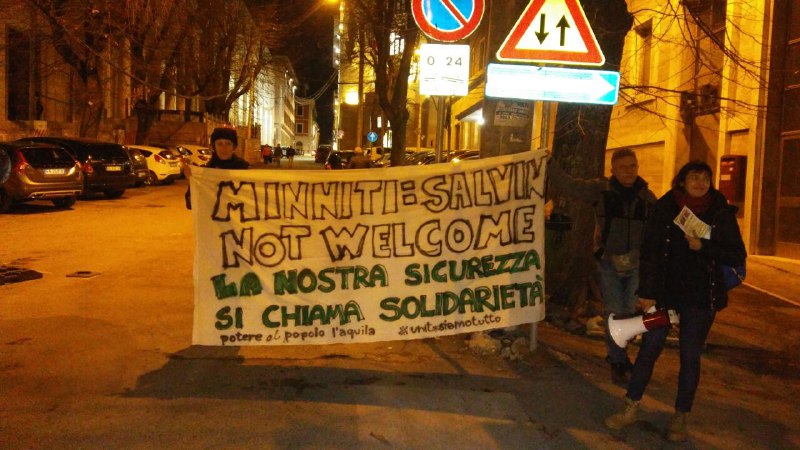 Protesta potere al popolo